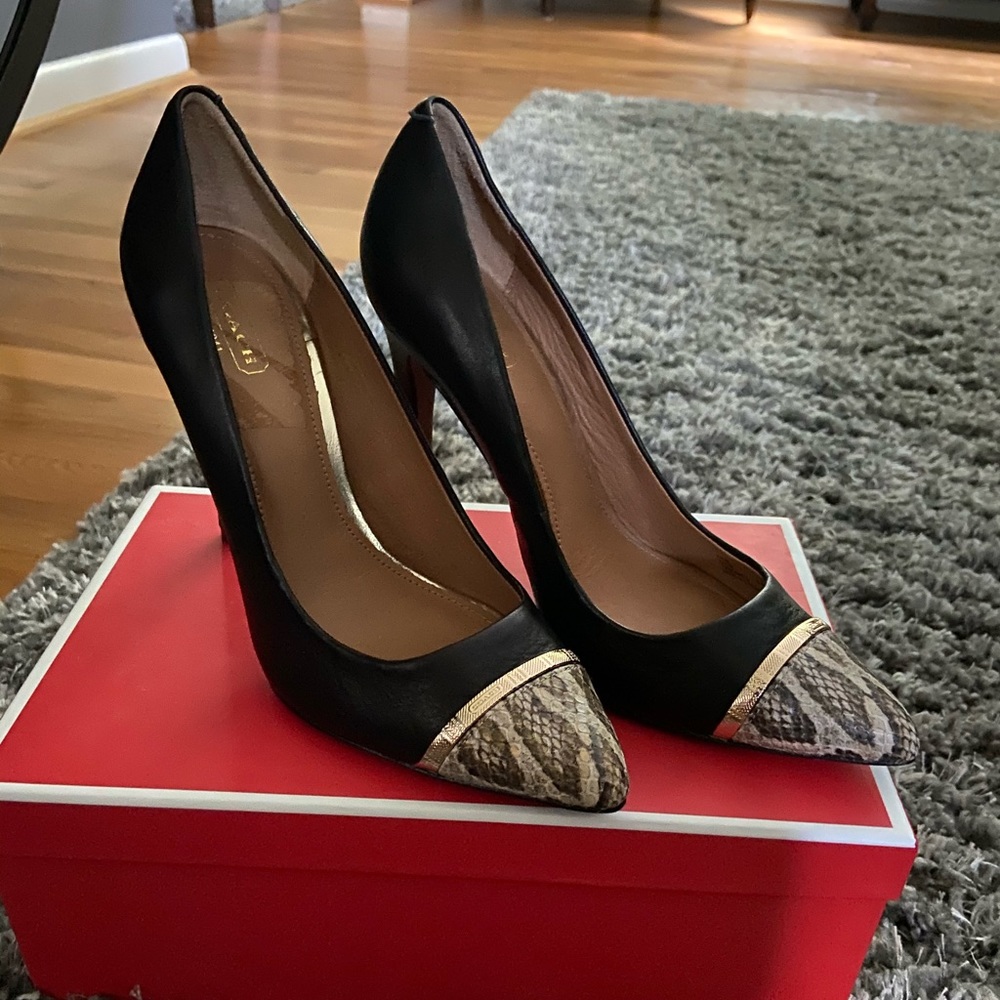 ❌ sold ❌ Coach Nacie Black Leather heels pumps